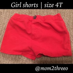 Red girl shorts | size: 4T